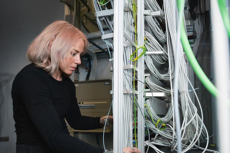 ett stort luftigt kontor