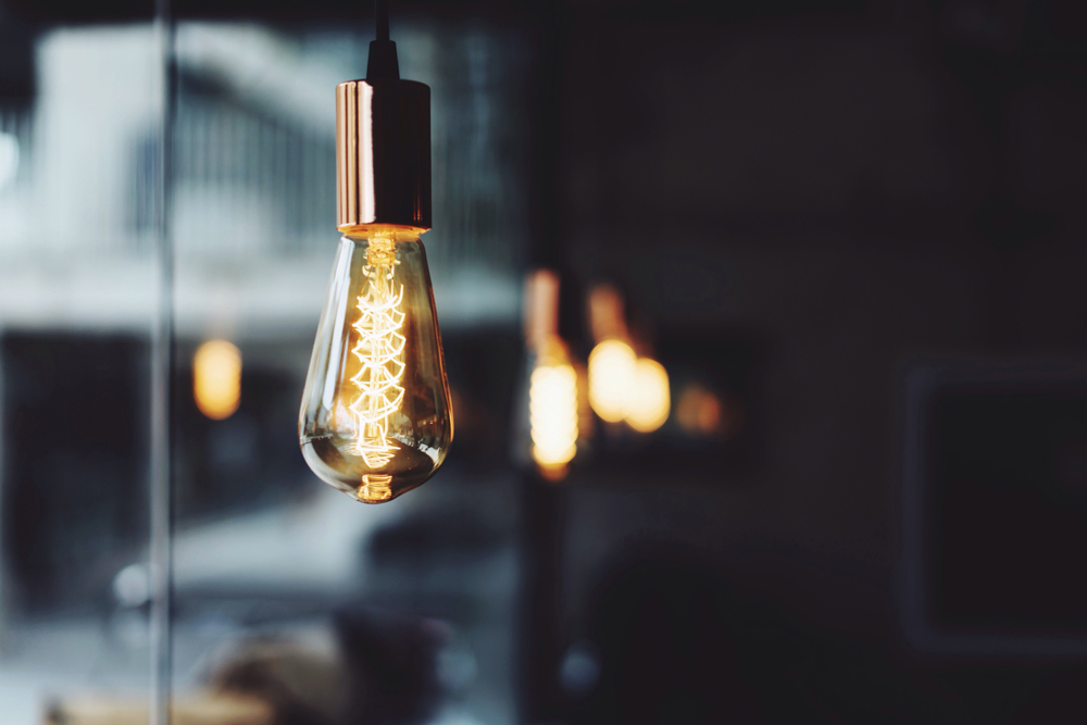 En hängande glödlampa
